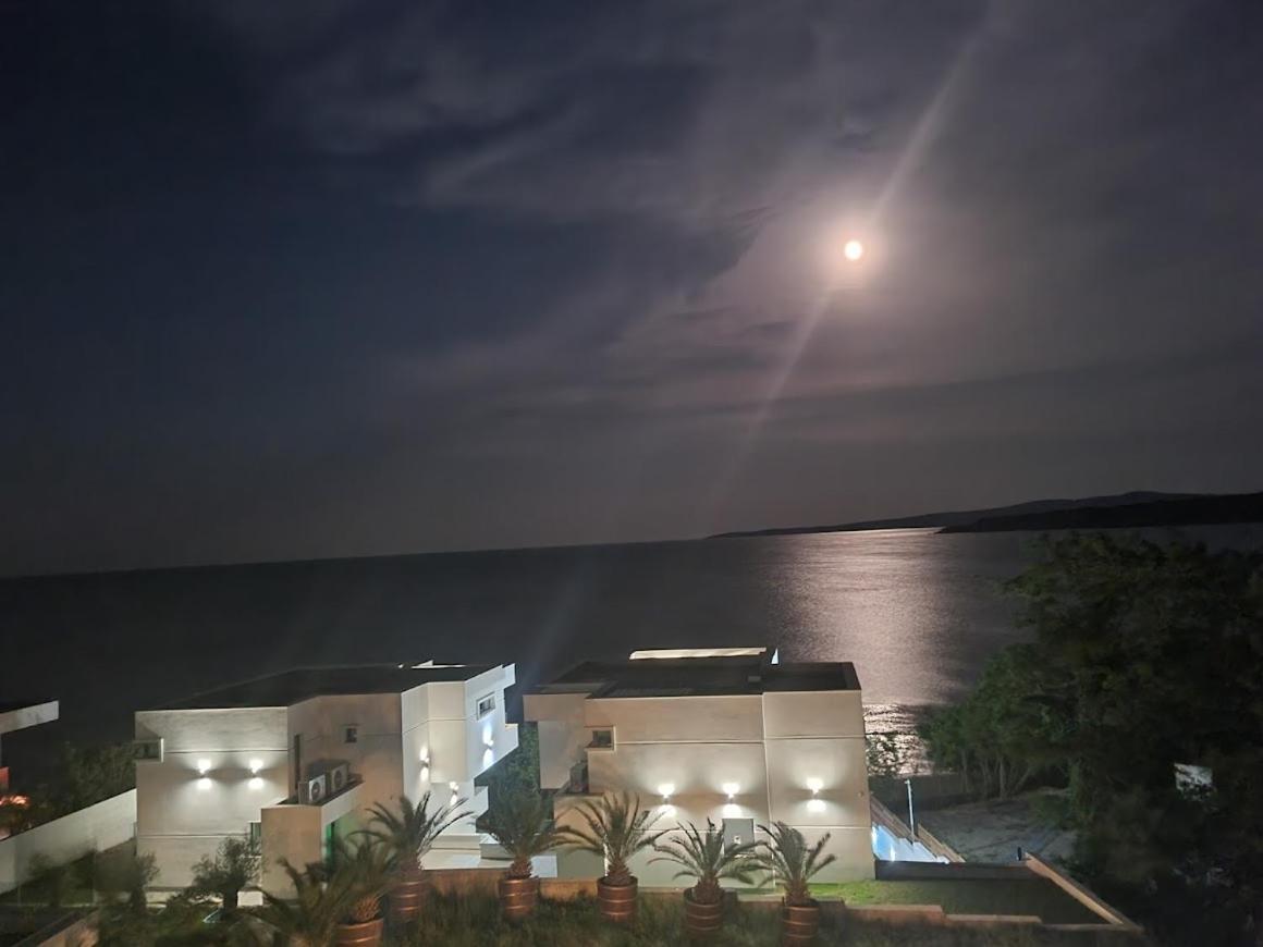 Семеен Хотел Golden Place โซโซโปล ภายนอก รูปภาพ